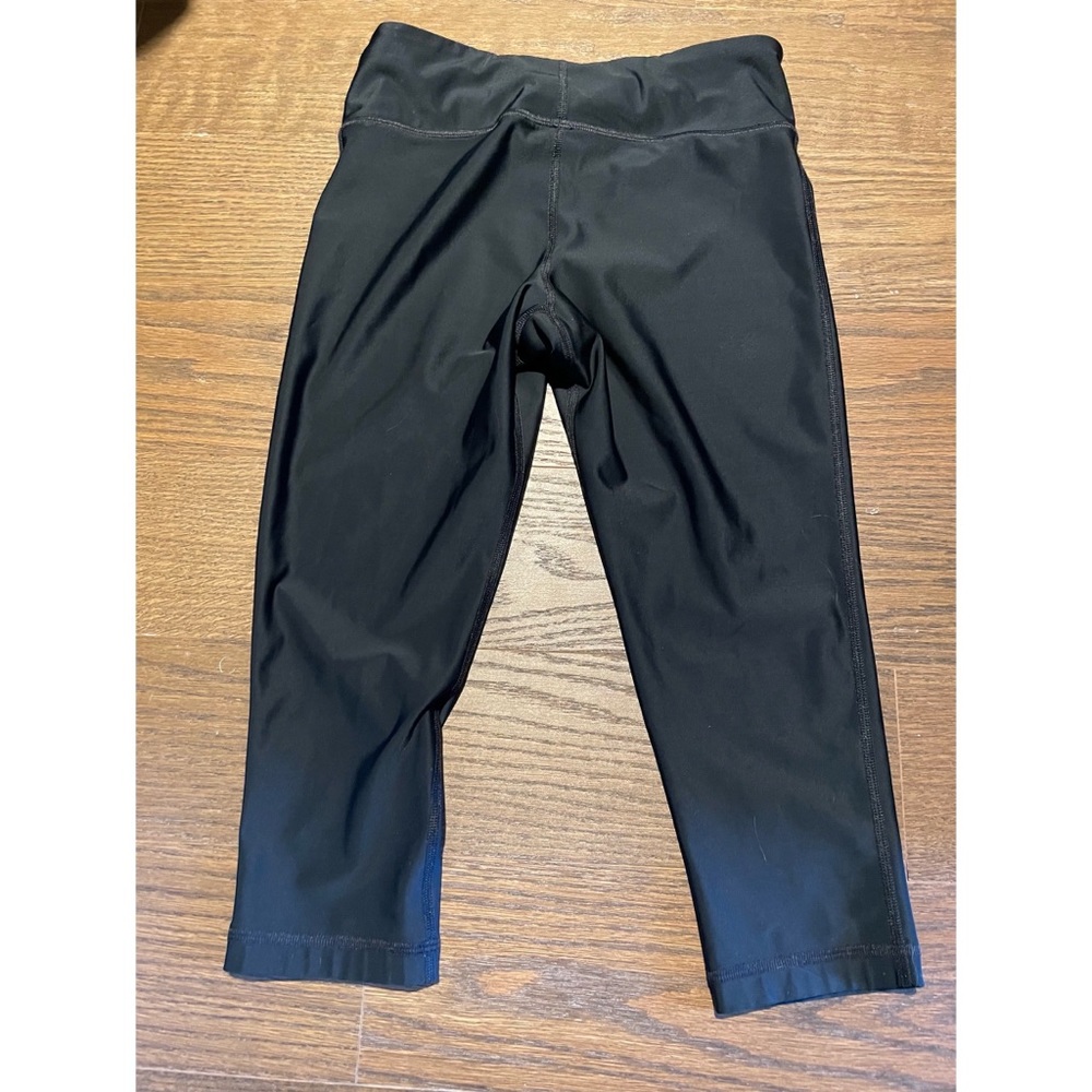 Under Armour Compression Capris - Picture 2 of 4